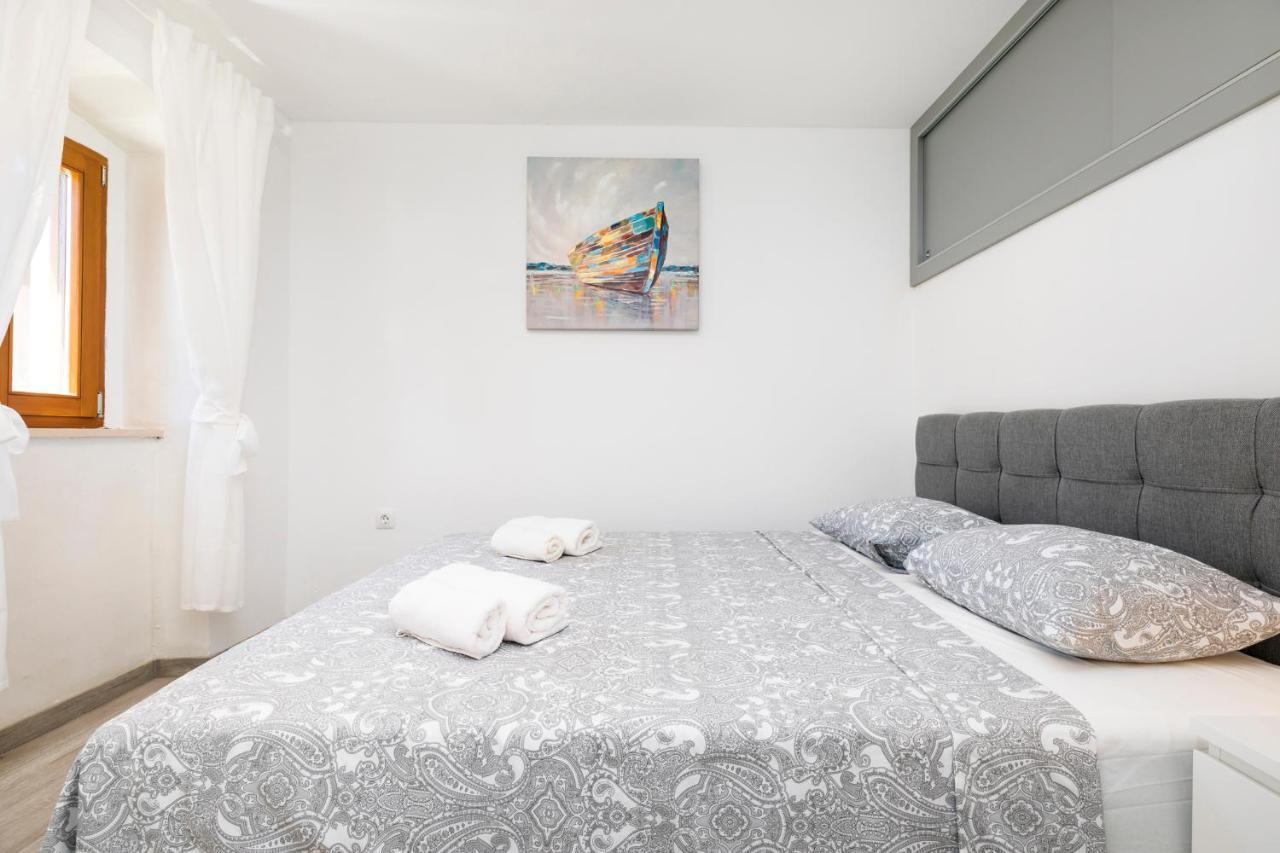 Vacation House Orange เวลิโลชิน ภายนอก รูปภาพ