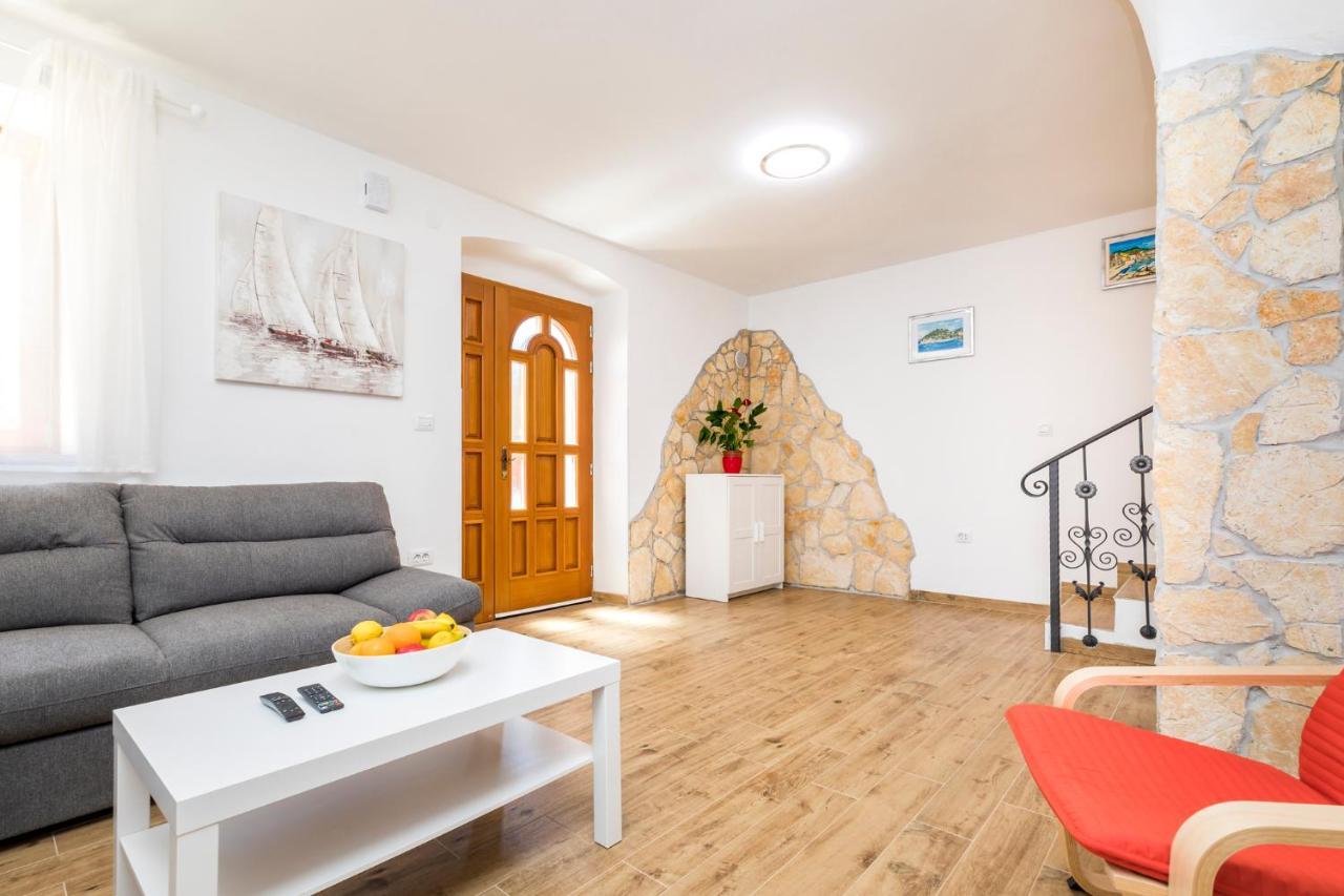 Vacation House Orange เวลิโลชิน ภายนอก รูปภาพ